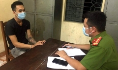 Thanh niên xăm trổ chém người đàn ông 