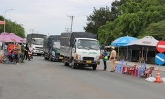 Thêm 3 tỉnh miền Tây yêu cầu người dân không ra đường sau 18h