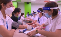 Thủ tướng yêu cầu Bộ Y tế đàm phán mua vaccine do 4 hiệp hội đề xuất