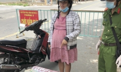 Bà bầu mang 36 gói ma tuý định vượt chốt kiểm dịch khai gì?