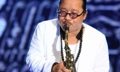Nghệ sĩ saxophone Trần Mạnh Tuấn bị đột quỵ, đã qua cơn nguy kịch