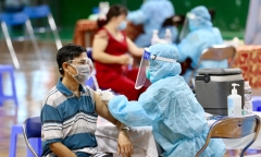 Bộ Y tế đề nghị TP.HCM báo cáo về tiến độ và kết quả tiêm vaccine COVID-19