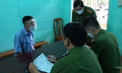 Vụ chồng cầm dao chém liên tiếp vợ rồi bỏ trốn vào rừng: Nguyên nhân do bực tức về thái độ