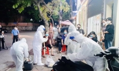 59 học sinh, giáo viên mắc COVID-19, quân y hỗ trợ Hà Nam xét nghiệm sàng lọc diện rộng
