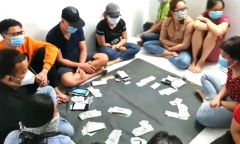 Đột kích sòng bạc 