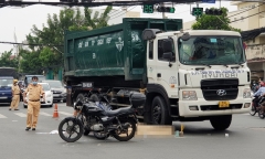 Va chạm với xe chở rác, 1 người ở TP.HCM tử vong: Nhân chứng nói gì?