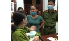 Vụ bé bị bỏ rơi bên đường lúc chập tối: Là thư người mẹ viết gì?
