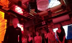 Điều tra vụ 3 quán karaoke mở 