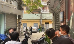Hà Nội: Người đàn ông bất ngờ bị hàng xóm sát hại dã man giữa phố