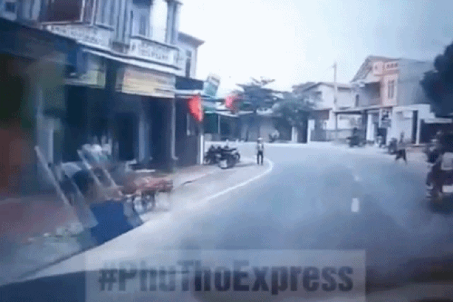 Vụ người đàn ông cầm súng bất ngờ lao ra đường doạ bắn tài xế ôtô: Hé lộ nguyên nhân