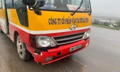 Xe buýt va chạm kinh hoàng với xe buýt, 1 người tử vong thương tâm