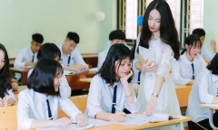 Sáng nay (22/11), học sinh lớp 9 ở 17 huyện của Hà Nội và nhiều địa phương đi học trở lại