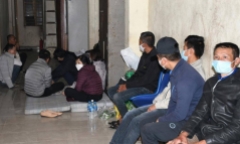Phá sới bạc mở 