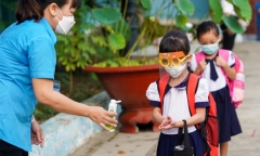 TP.HCM thí điểm cho học sinh lớp 1 tới trường từ ngày 13/12