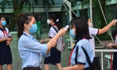 Hôm nay (4/1), thêm gần 700.000 học sinh ở TP.HCM chính thức trở lại trường