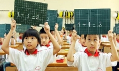 Khoảng 7.500 học sinh tiểu học ở TP.HCM rút học bạ về quê