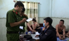 Vụ chủ quán cà phê câu kết chủ khách sạn hoạt động mại dâm: