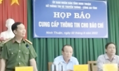 Vụ nữ sinh lớp 12 tử vong do tai nạn ở Ninh Thuận: Tài xế thừa nhận sử dụng điện thoại khi lái xe