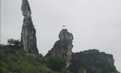 Hòn Vọng Phu nổi tiếng xứ Thanh bị sét đánh