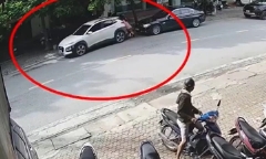 Ô tô lùi tông trúng 3 người đi xe máy: Tài xế và nạn nhân có quan hệ họ hàng