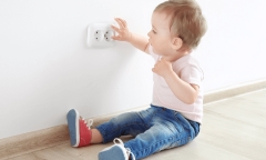 Bé gái 2 tuổi tử vong nghi bị điện giật ở Phú Yên: Công an khám nghiệm hiện trường