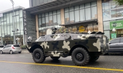 Hàng trăm người dân ở Nghệ An đội mưa vá đê trong đêm