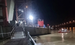 Sập mâm giàn giáo thi công cầu Mỹ Thuận 2, một công nhân rơi xuống sông mất tích