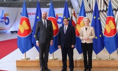 Thủ tướng Phạm Minh Chính bắt đầu các hoạt động tại Hội nghị Cấp cao ASEAN - EU