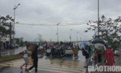 Tin tức tai nạn giao thông mới ngày 18/1: Xế hộp tông bay ụ bê tông rồi lật ngửa giữa TP.Quảng Ngãi ngày cận Tết