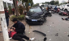 Tin tức tai nạn giao thông mới ngày 20/1: Tài xế có nồng độ cồn lái xe biển xanh gây tai nạn liên hoàn