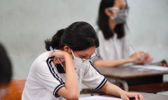 TP.HCM đề nghị các trường hoàn trả học phí nếu thu cao hơn năm trước