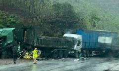 Tin tức tai nạn giao thông mới ngày 5/2: 3 ôtô đâm liên hoàn trên quốc lộ, lái xe tải tử vong tại chỗ