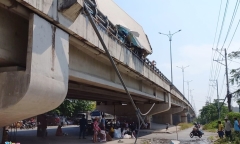 Tin tức tai nạn giao thông mới ngày 27/2: Xe tải chở cá lật ngang trên quốc lộ 1