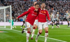 Đánh bại Newcastle, 