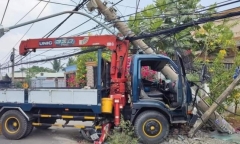 Tin tức tai nạn giao thông mới nhất ngày 22/3: Xe tải tông 2 người thương vong, hơn 6.000 hộ dân mất điện