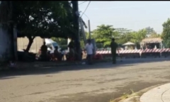 TP.HCM: Tá hỏa phát hiện thi thể người đàn ông trên cây