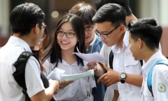 Thi tốt nghiệp THPT 2023: Thí sinh cần mang theo giấy tờ gì khi làm thủ tục?