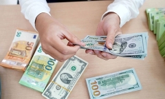 Tỷ giá USD hôm nay 4/11: Trong nước lại giảm 15 đồng