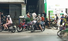 Vụ cha ngất xỉu khi phát hiện con gái chết trong tư thế treo cổ: Tin nhắn hé lộ nguyên nhân