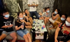 Công an TP.HCM phá sòng bạc có nhiều 