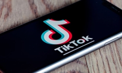 Đang quay clip TikTok, thiếu nữ 15 tuổi vô tình tự sát hại chính mình