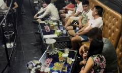Kiểm tra bar Club 68 ở Vườn Lài, phát hiện 9 
