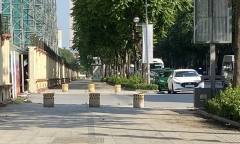 Hà Nội: Quận Thanh Xuân đặt gần 50 trụ đá ngăn ô tô 