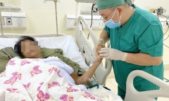 Nối thành công bàn tay bị trộm chém cho bệnh nhân 