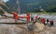 Nạn nhân vụ động đất Tứ Xuyên được cứu sống thần kỳ sau 17 ngày mất tích