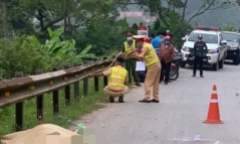 Tin tức tai nạn giao thông ngày 1/9/2021: 2 thanh niên thương vong vì đâm vào hộ lan đường
