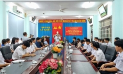 Quảng Ngãi: Thưởng nóng các học sinh thiết lập 