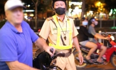 Chở người đàn ông ngoại quốc 