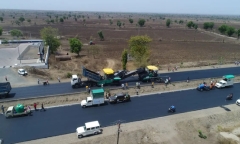 Ấn Độ lập kỷ lục xây 75 km đường nhựa trong 5 ngày