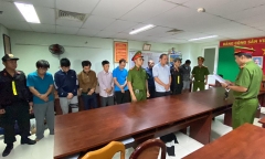 Bắt tạm giam nguyên giám đốc và 10 nhân viên Trung tâm Đăng kiểm 50-05V